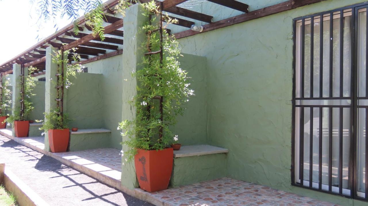 Die Windpomp Gastehuis Beaufort West Εξωτερικό φωτογραφία